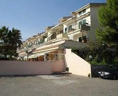 Feriehus Sileno Giardini Naxos